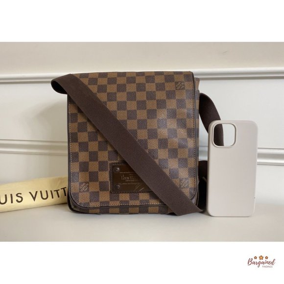 Authentic Louis Vuitton Damier Ebene Coated Canvas Brooklyn PM Crossbody Bag - Picture 5 of 14